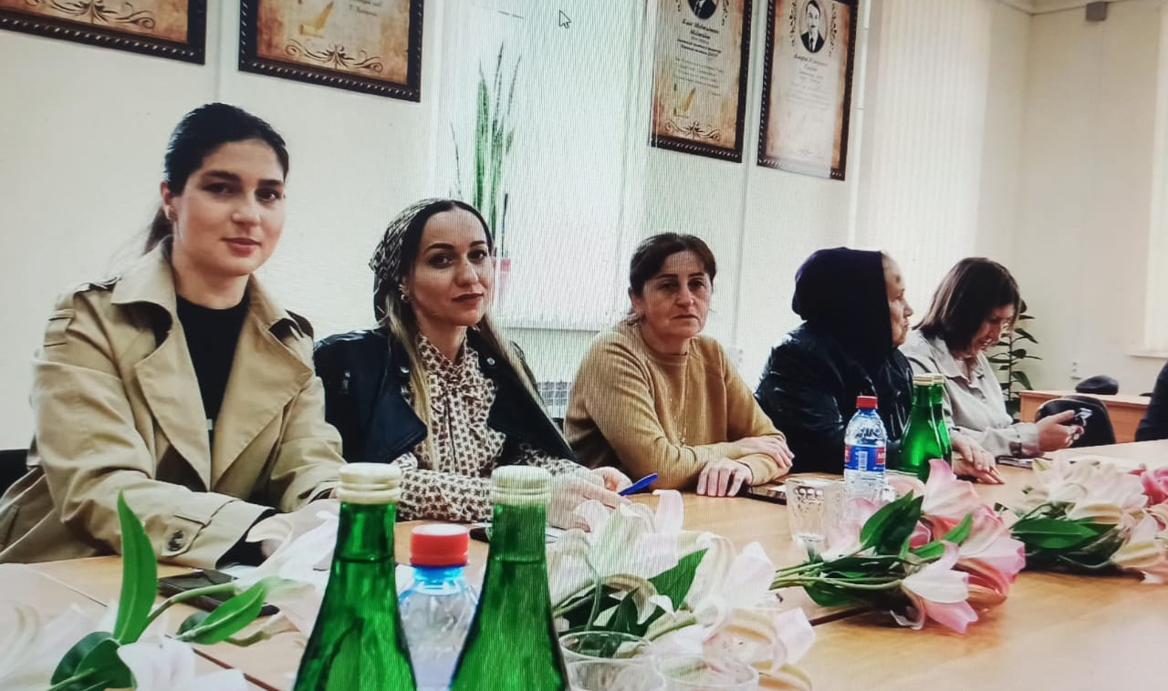 "Круглый стол" на тему "Отцы и дети: как наладить отношения".